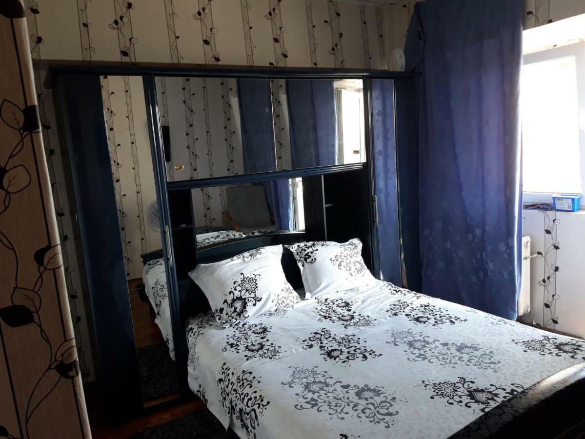 Hellen'S Ultracentral Apartament Бузэу Экстерьер фото